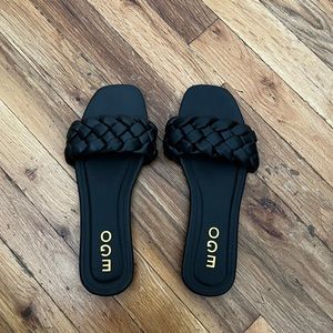 Amazing Flat sandals